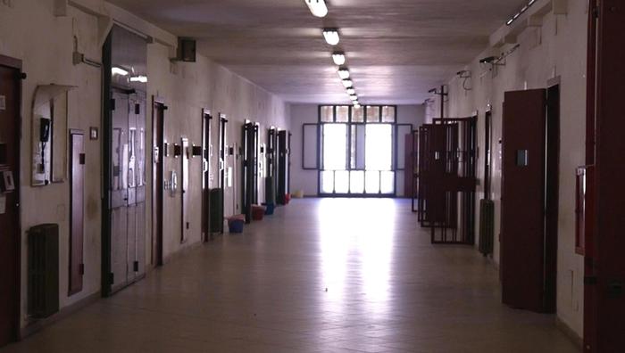 Pestaggio detenuto, domiciliari per 6 agenti della Penitenziaria