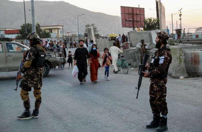AFGHANISTAN, ESPLOSIONE IN UNA MOSCHEA A KUNDUZ: 50 MORTI