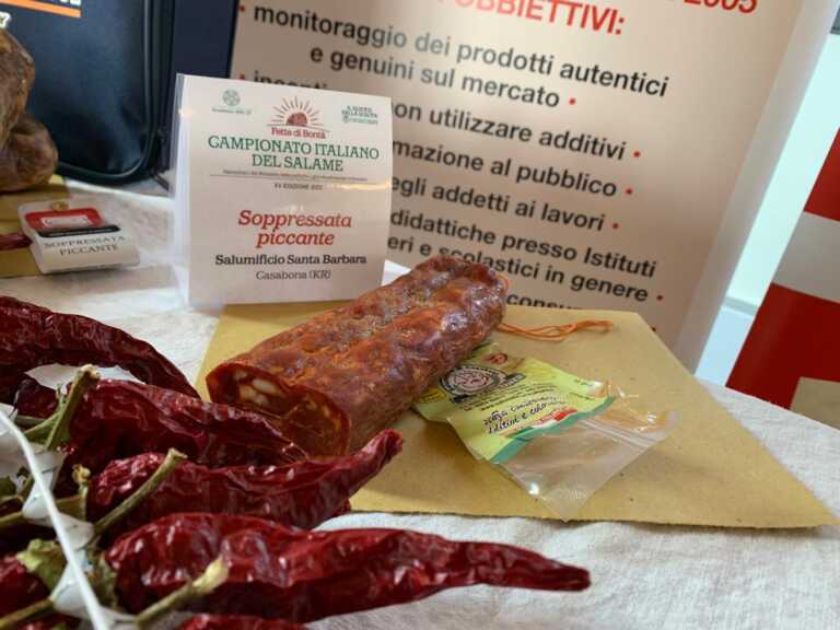 Arriva da Casabona il salame più buono d’Italia