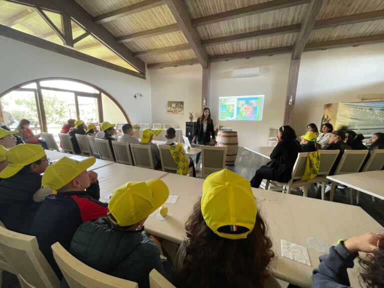 Coldiretti Calabria: a Limbadi (VV) percorso didattico sensoriale sull‘olio extravergine di oliva con i ragazzi dell’Istituto “Bruno Vinci”