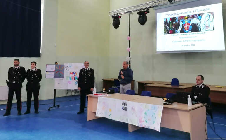 Rosarno. a scuola con i Carabinieri: internet e le insidie della rete