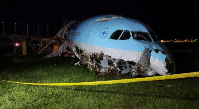 Filippine: fuori pista aereo con 173 persone a bordo, feriti
