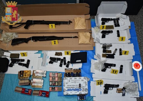 Polizia scopre arsenale nel reggino, fucili e pistole