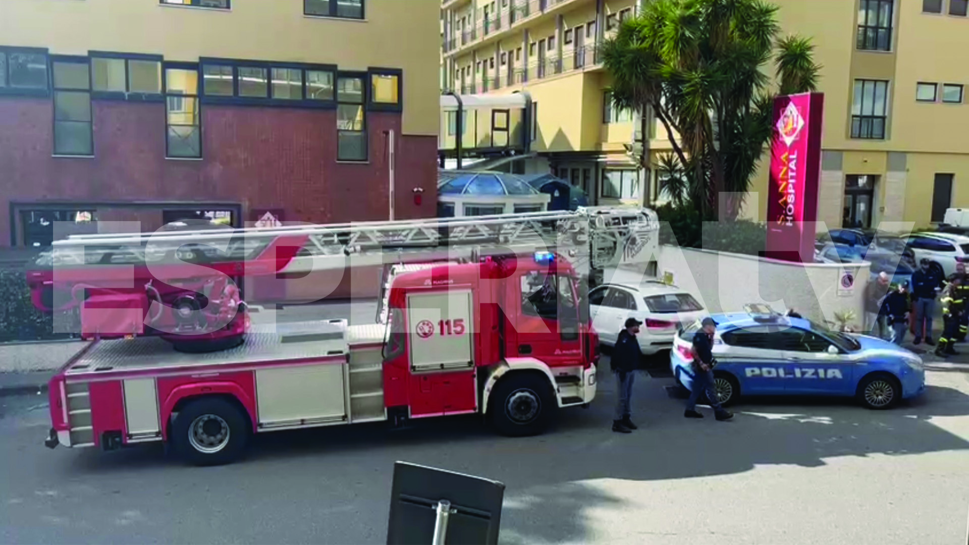 Catanzaro, dipendenti clinica Sant’Anna minacciano di lanciarsi dal terrazzo