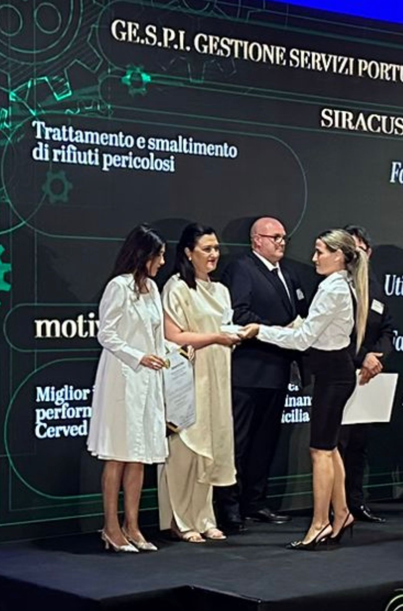 Premio Industria Felix Award 2023 al Marrelli Health, una delle 86 aziende “più competitive” del Sud Italia, per l’alta onorificenza di bilancio