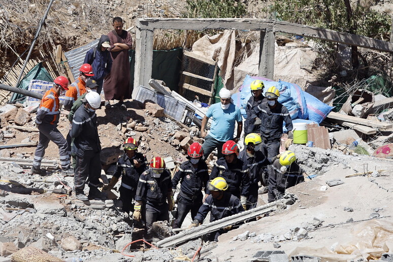 Sale a 2.862 il bilancio dei morti per il sisma in Marocco