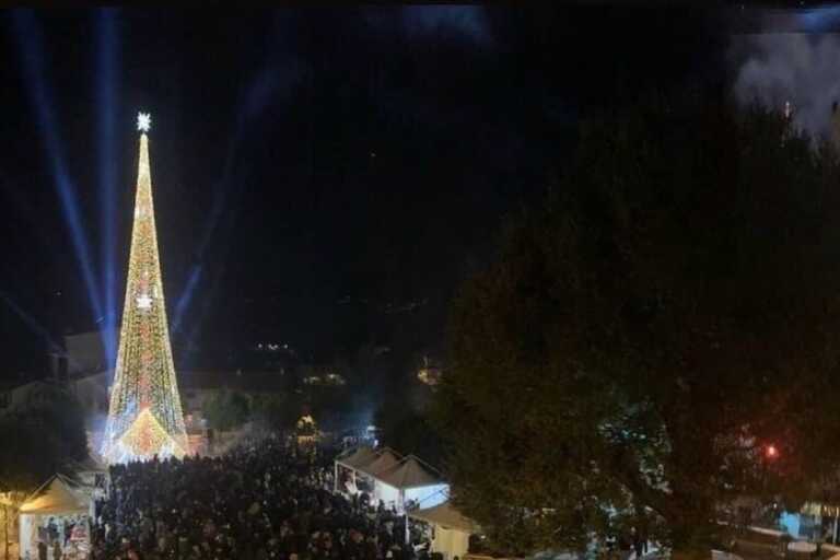 A Roccabernarda un albero di Natale alto quasi 30 metri