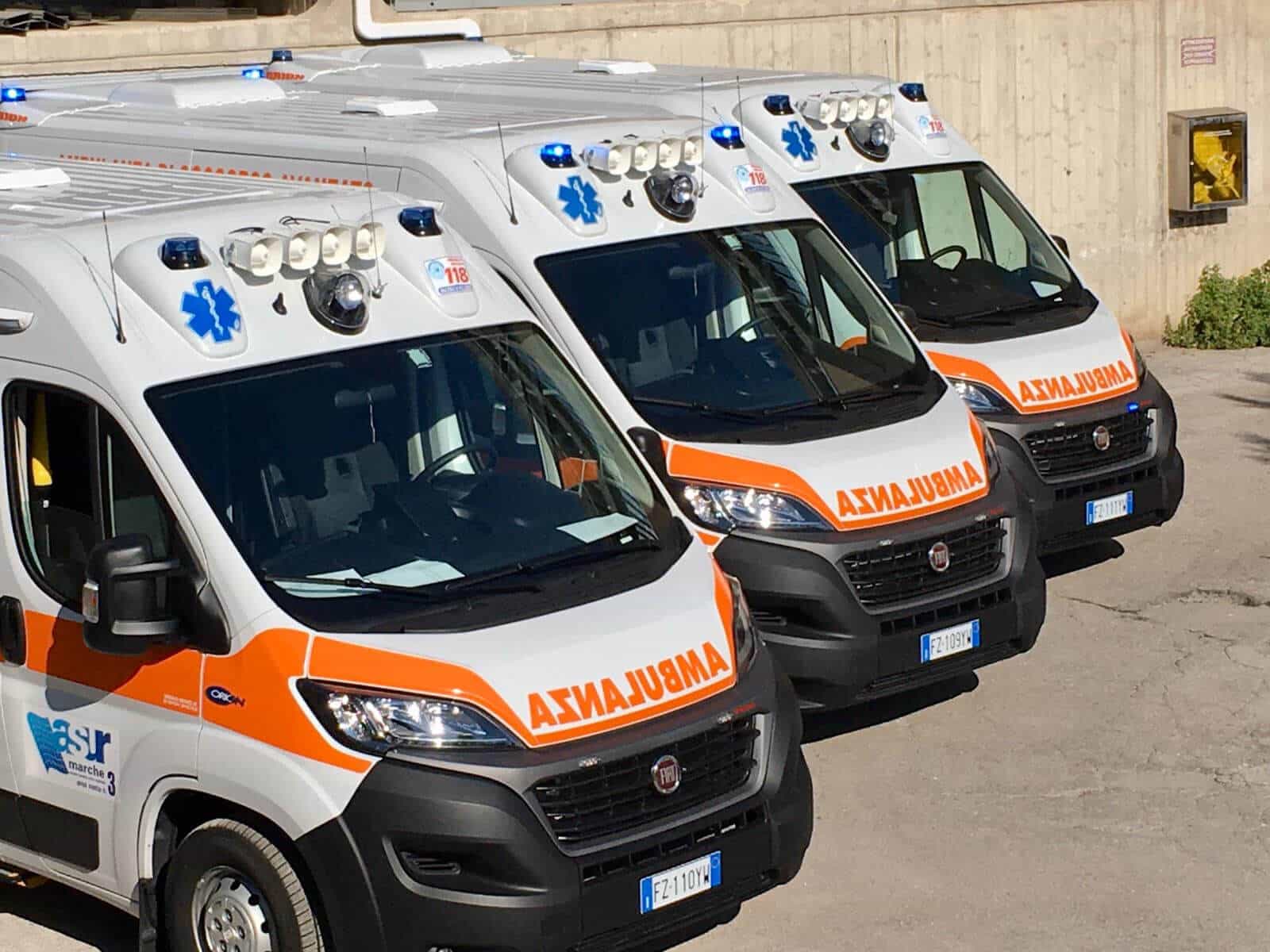 Consegnate 5 nuove ambulanze di ultima generazione alla ASP di Crotone grazie ai fondi del Piano Operativo Regionale