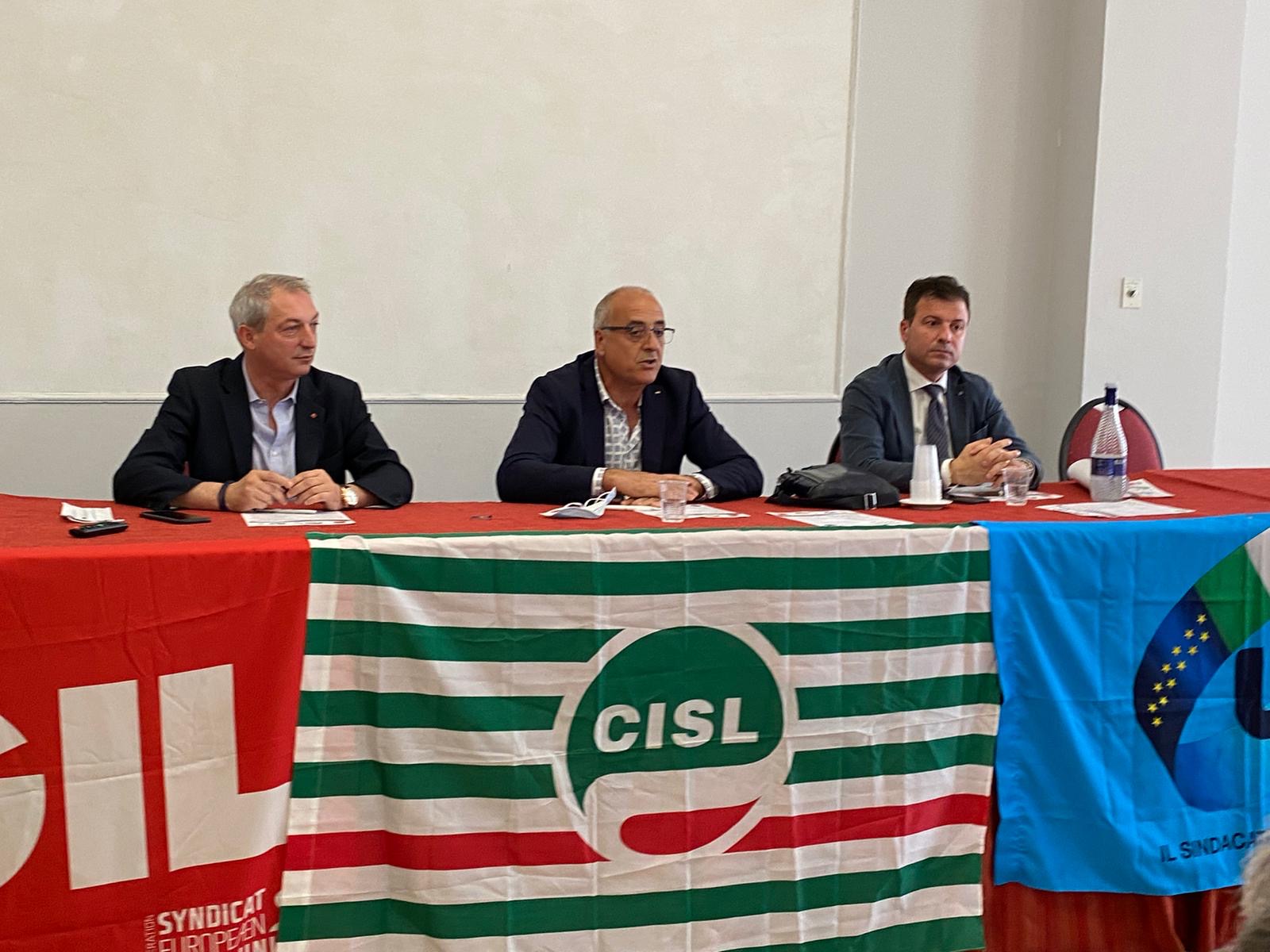 Cgil, Cisl e Uil Calabria chiedono al presidente Occhiuto di promuovere un tavolo con RFI sui temi della mobilità ferroviaria