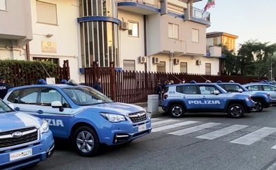 Corigliano-Rossano (CS): aggredisce la madre con schiaffi e pugni e minaccia i Poliziotti