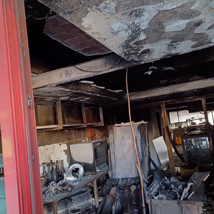 Incendiato un bar pasticceria a Marina di Sibari