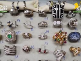 Confiscati 4.000 oggetti preziosi e polizze assicurative per un valore di oltre 2 milioni di euro promotore finanziario abusivo.